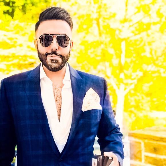 Meet your Posher, Daanaa - Picture 1 of 1